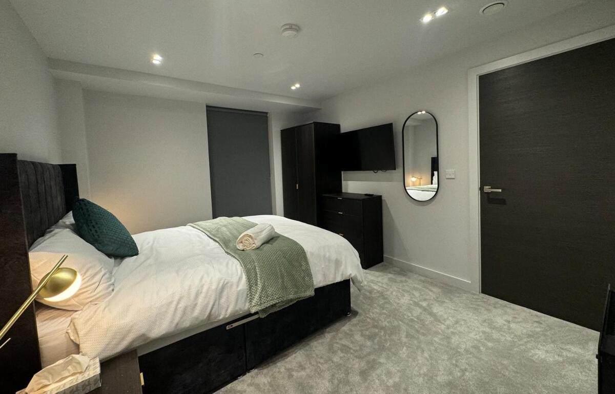 Modern 2-Bedroom Apartment In Heart Of Ливърпул Екстериор снимка